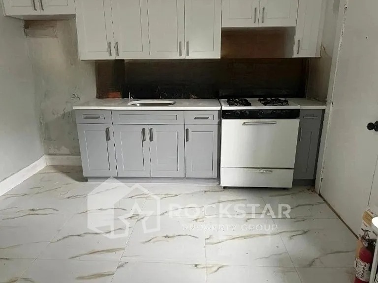 1116 Half Hampton Pl, Elizabeth, NJ 07201 Unit 1 image 1