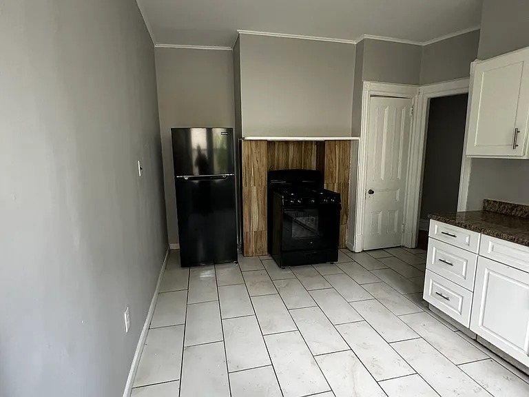 222 W 4th Ave Roselle, NJ 07203 Apt #1 (first floor) image 4