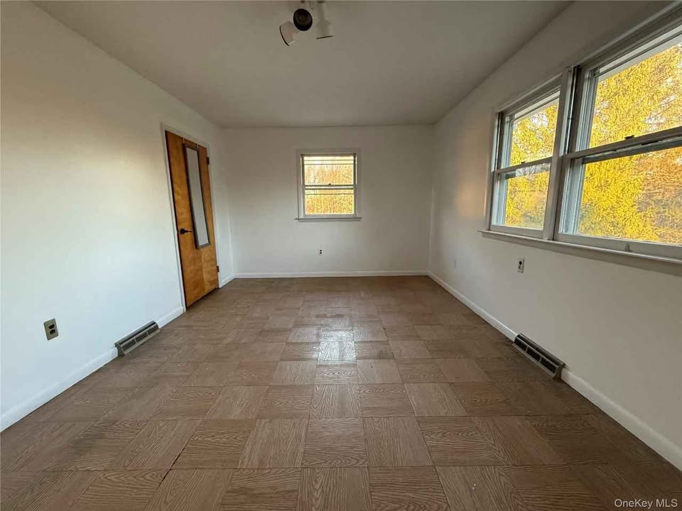 90 North Road Bloomingburg, NY 12721 image 5