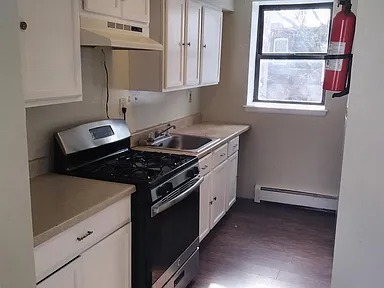 281 Grand St, Newburgh, NY 12550 Apt 2 image 2