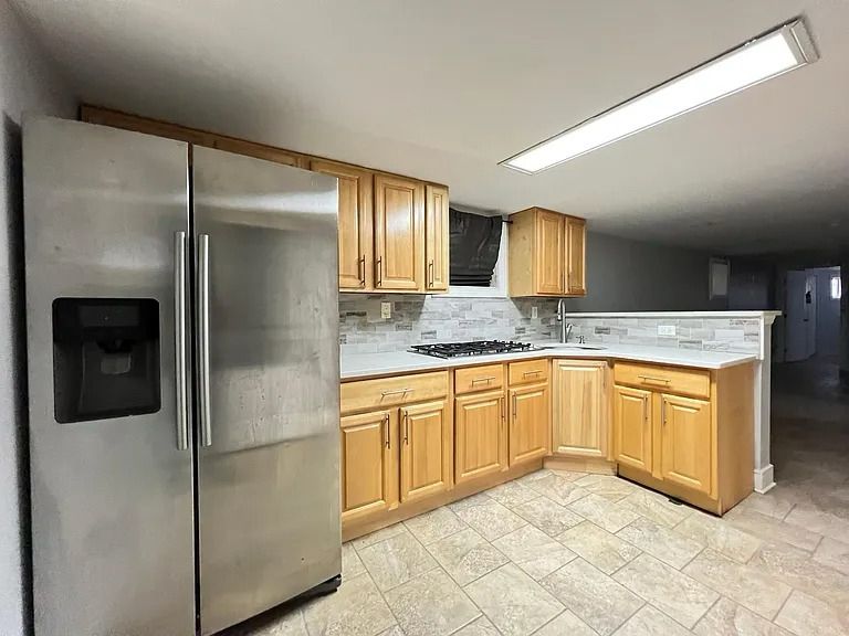 41 Randolph Ave Jersey City, NJ 07305 Basement apartment image 2