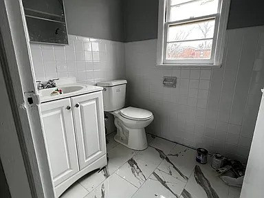 17 Civic Square W Irvington, NJ 07111 Apt 1R image 3