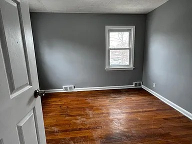 17 Civic Square W Irvington, NJ 07111 Apt 1R image 4