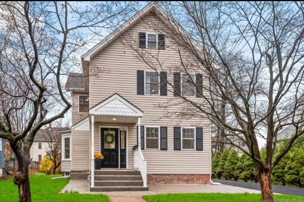 The cosy condo next to the airport and center image 1